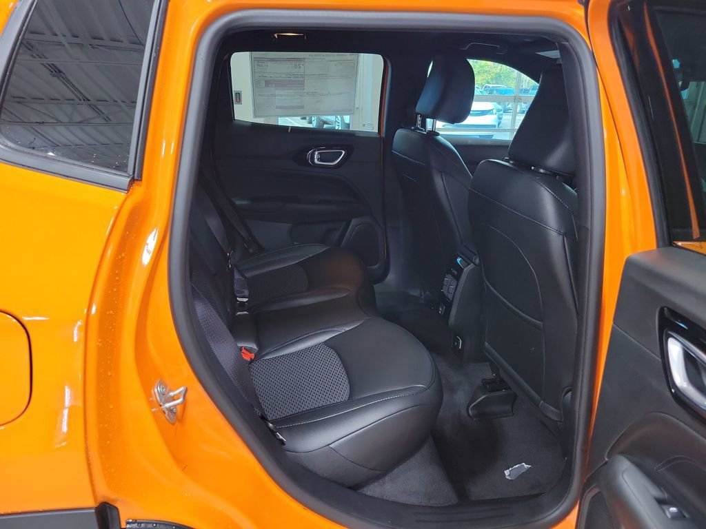 New 2026 Jeep Compass Latitude image 9