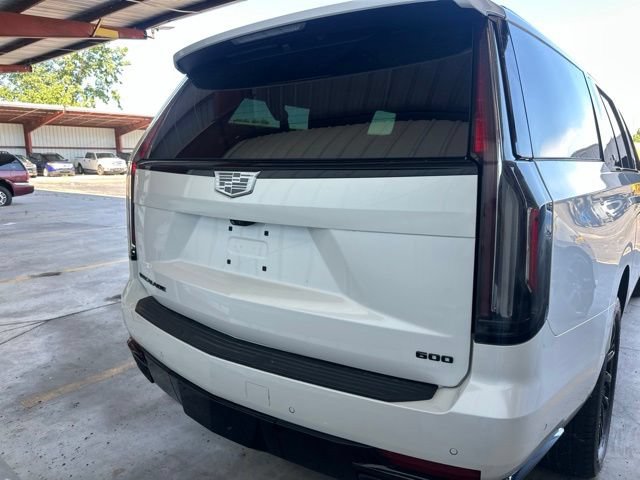 Used 2023 Cadillac Escalade ESV Sport Platinum w/ LPO, ONYX Package AWD/4WD image 11