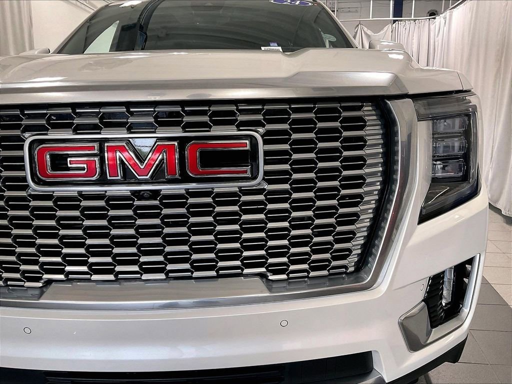 Used 2024 GMC Yukon Denali w/ Denali Reserve Package AWD/4WD image 33