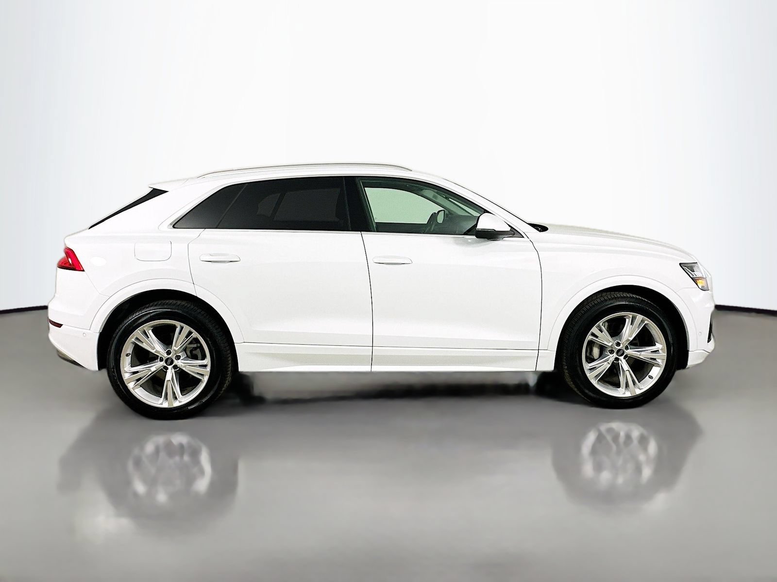 Used 2023 Audi Q8 Prestige w/ Prestige Package AWD/4WD image 4