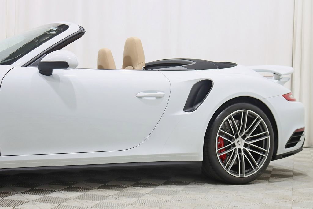 Used 2018 Porsche 911 Turbo image 4