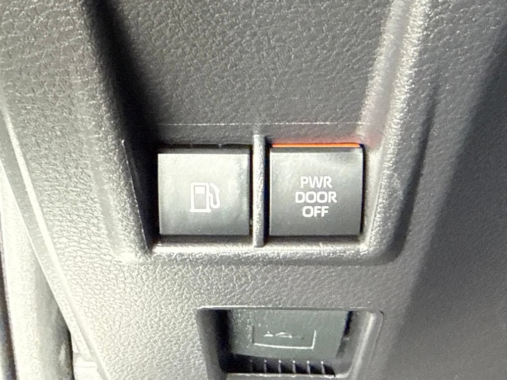 Certified 2025 Toyota Sienna XSE w/ XSE Premium Package AWD/4WD image 31