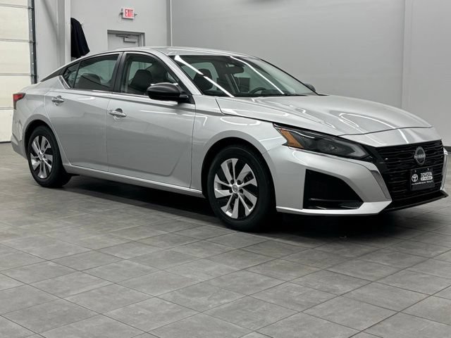 Used 2024 Nissan Altima 2.5 S FWD image 1
