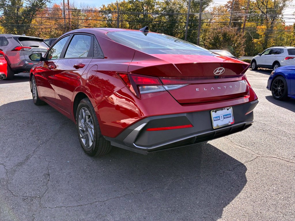 Certified 2024 Hyundai Elantra SEL FWD image 5