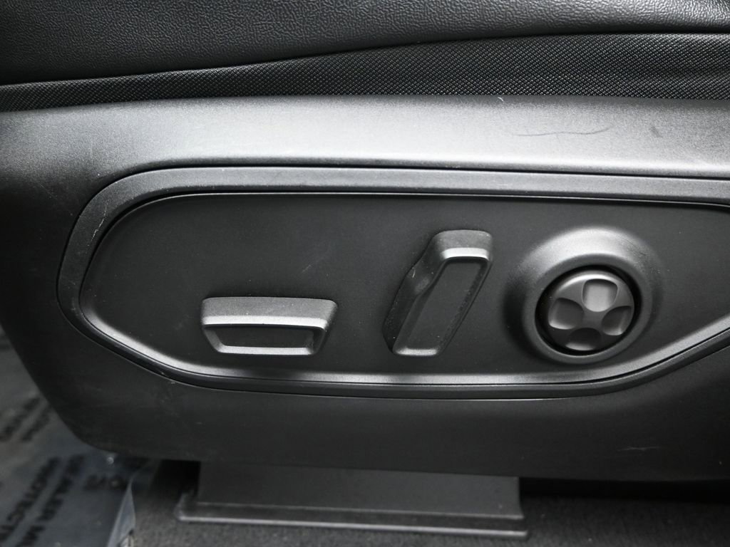 Used 2022 Jeep Grand Cherokee Limited 4xe image 10