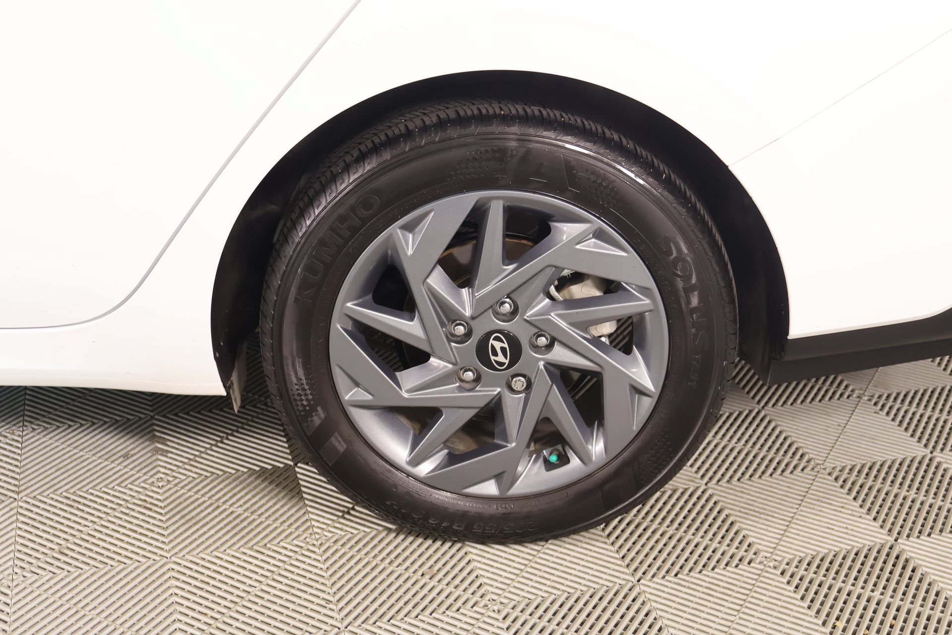 Used 2024 Hyundai Elantra SEL FWD image 18
