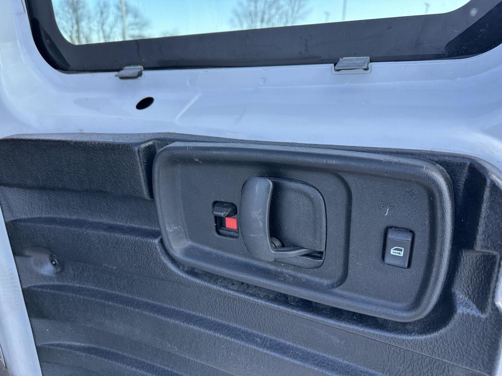 Used 2023 GMC Savana 2500 image 10