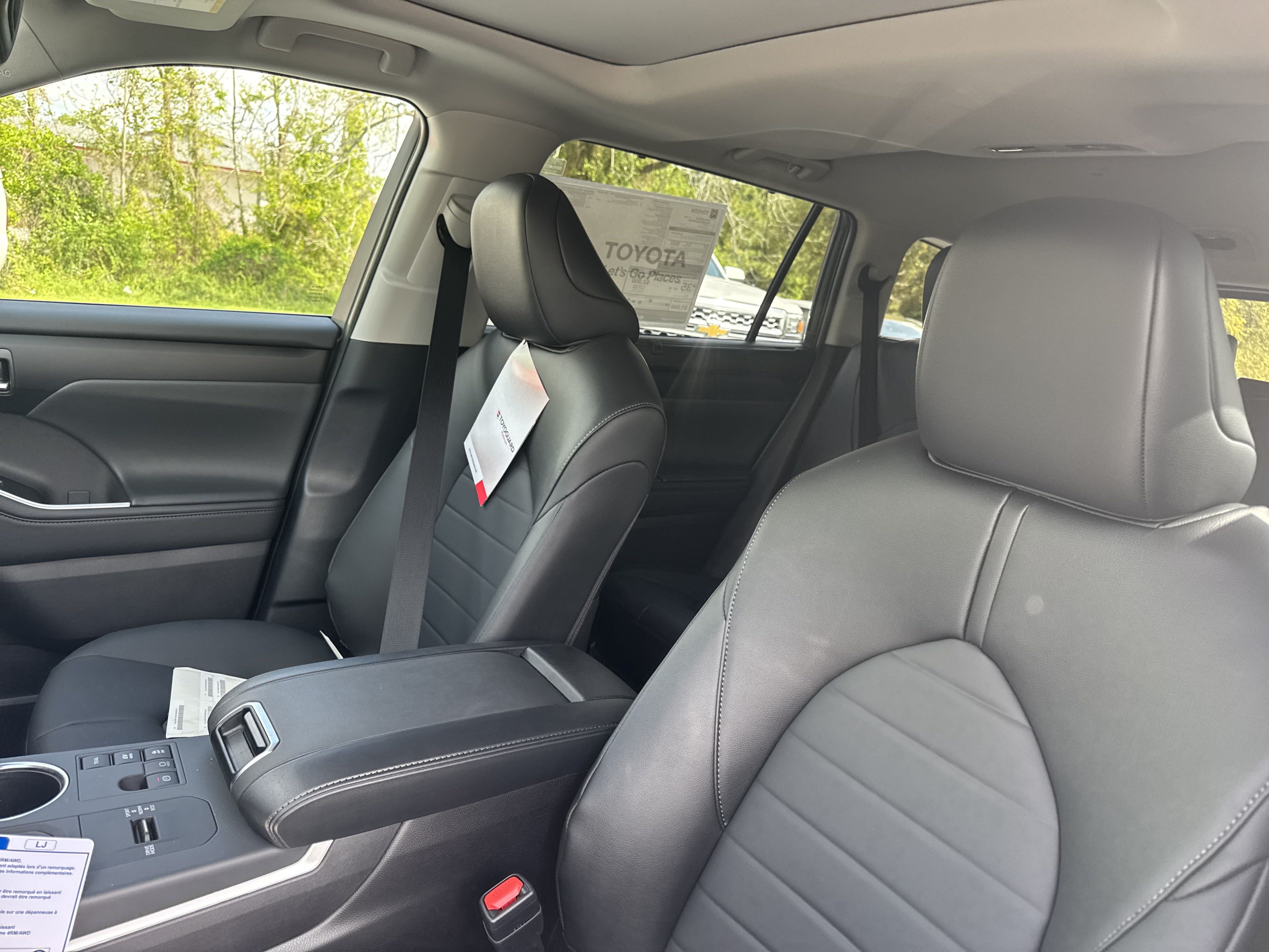 New 2025 Toyota Highlander XLE AWD/4WD image 14