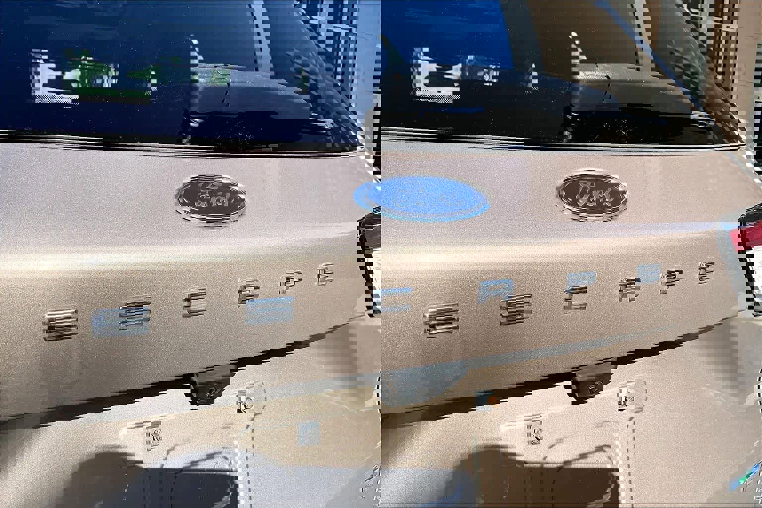 Used 2020 Ford Escape SE image 31