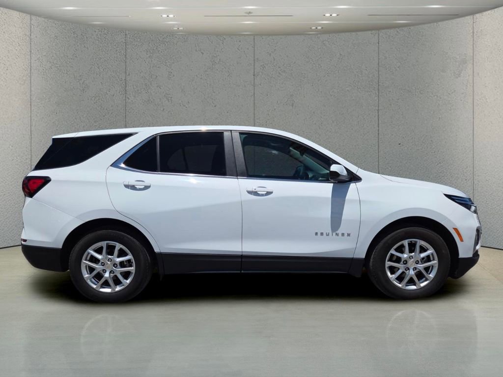Used 2024 Chevrolet Equinox LT FWD image 2