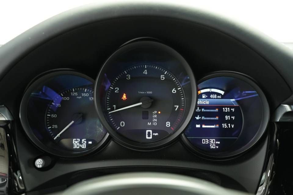 Certified 2025 Porsche Macan AWD/4WD image 14