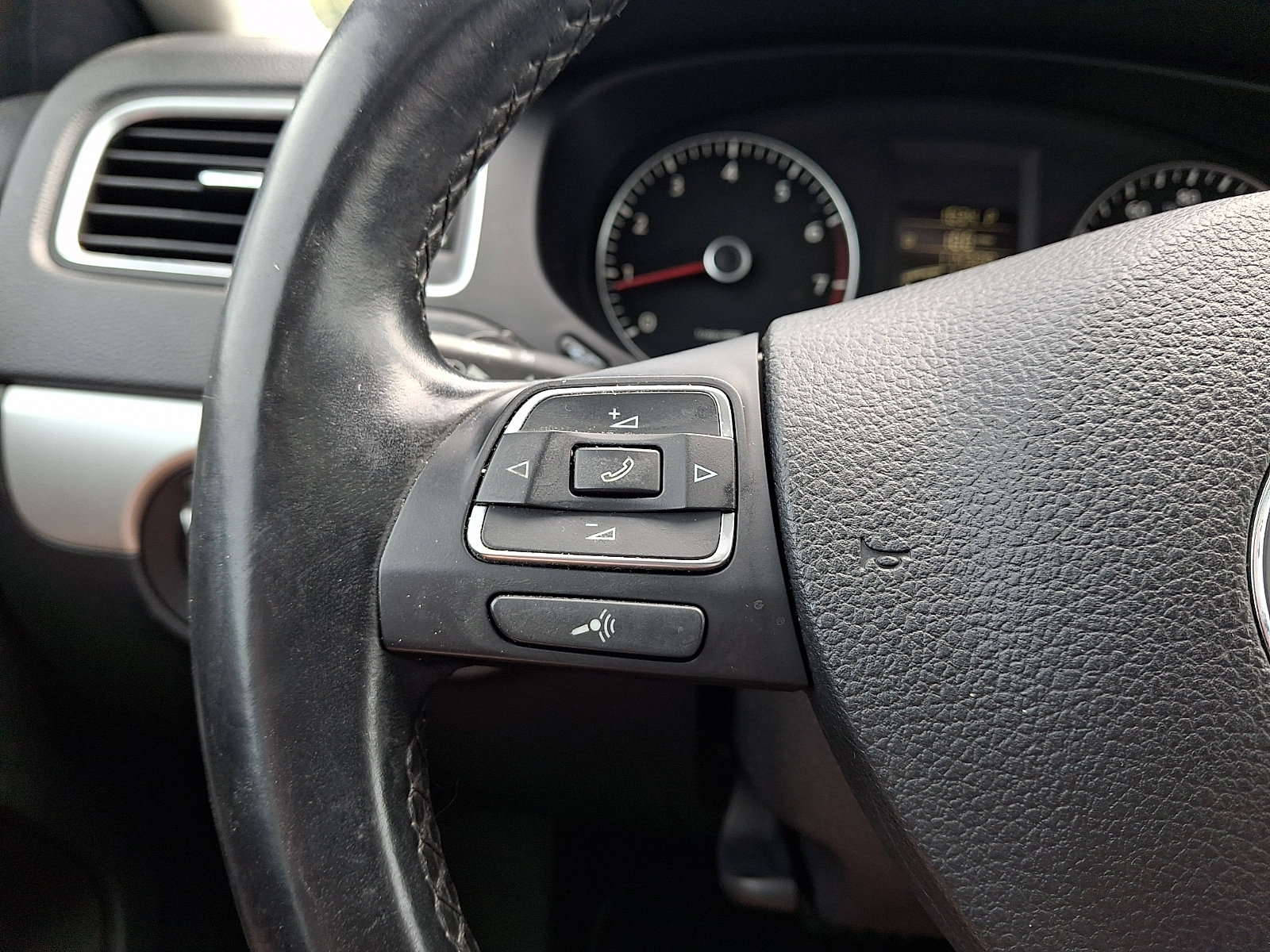 Used 2014 Volkswagen Jetta SE FWD image 21