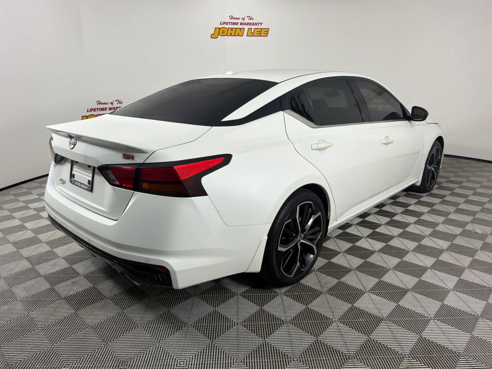 Used 2024 Nissan Altima 2.5 SR w/ SR Premium Package image 6