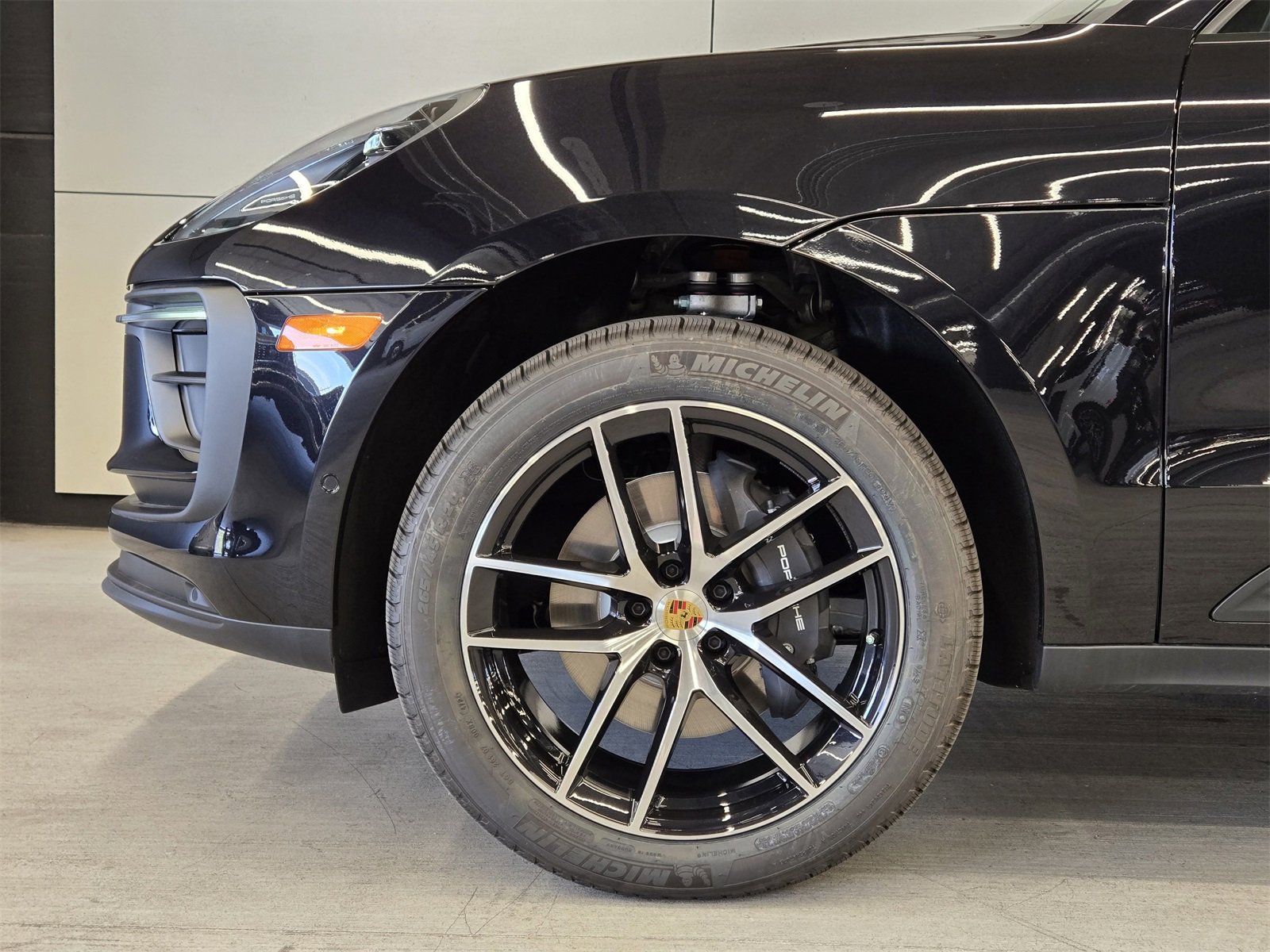 New 2025 Porsche Macan image 9