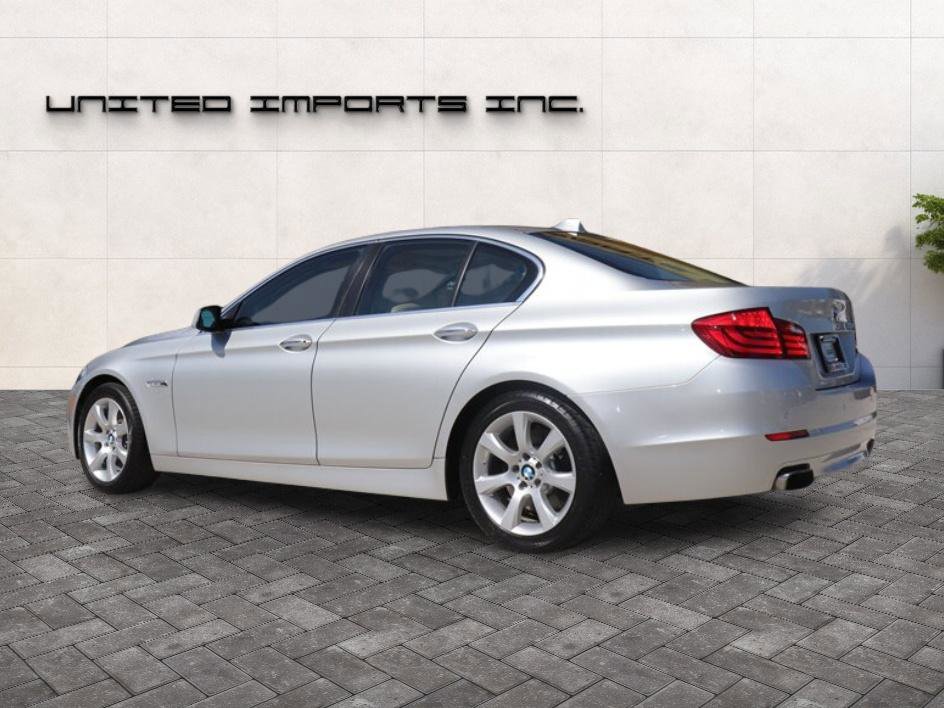 Used 2011 BMW 550i Sedan image 4