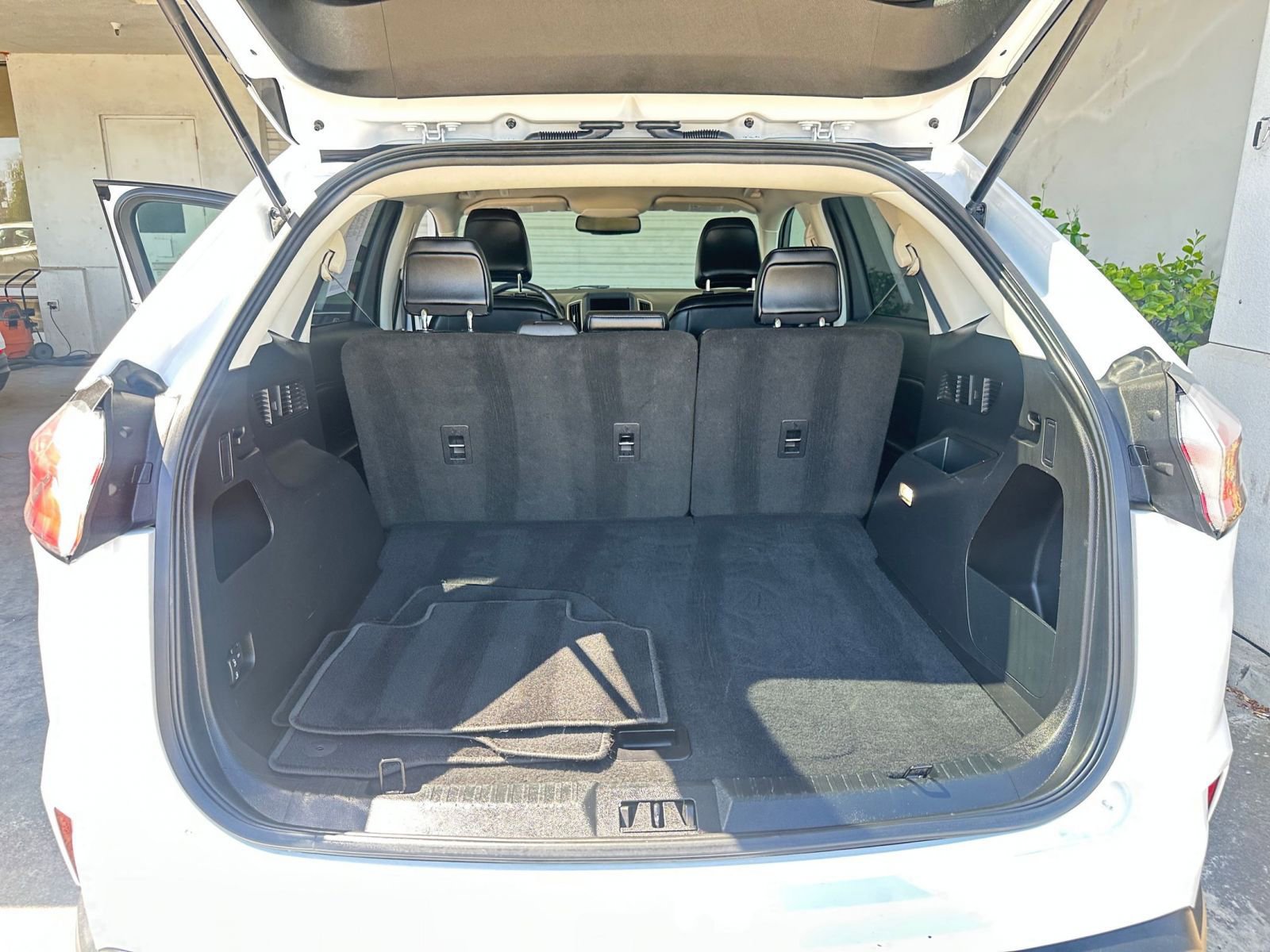 Used 2024 Ford Edge SEL image 31