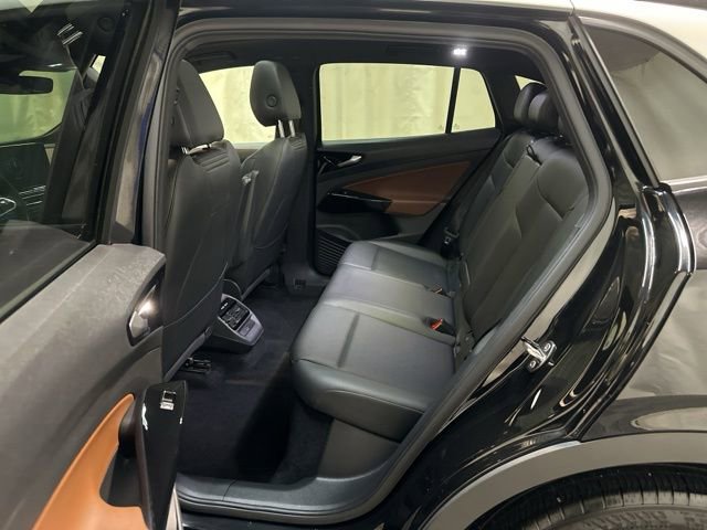 Certified 2021 Volkswagen ID.4 Pro S w/ Gradient Package image 30