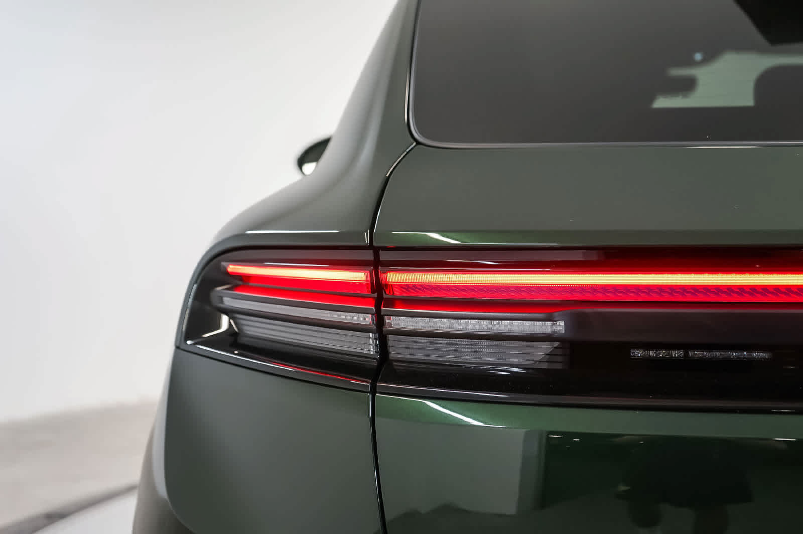 Certified 2026 Porsche Macan Electric RWD image 11