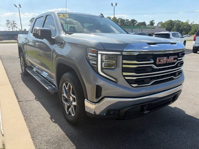 Used 2023 GMC Sierra 1500 SLT w/ SLT Premium Package AWD/4WD image 5