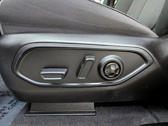 Certified 2025 Jeep Grand Cherokee Laredo X image 18