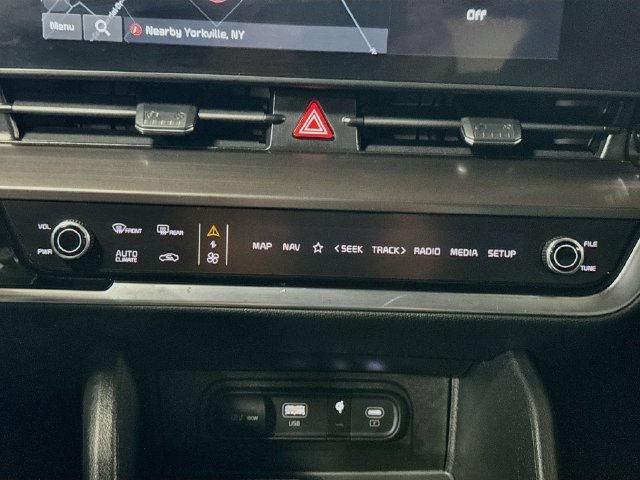 Certified 2025 Kia Sportage EX AWD/4WD image 16