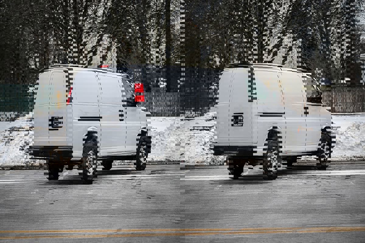 Used 2022 GMC Savana 2500 image 3