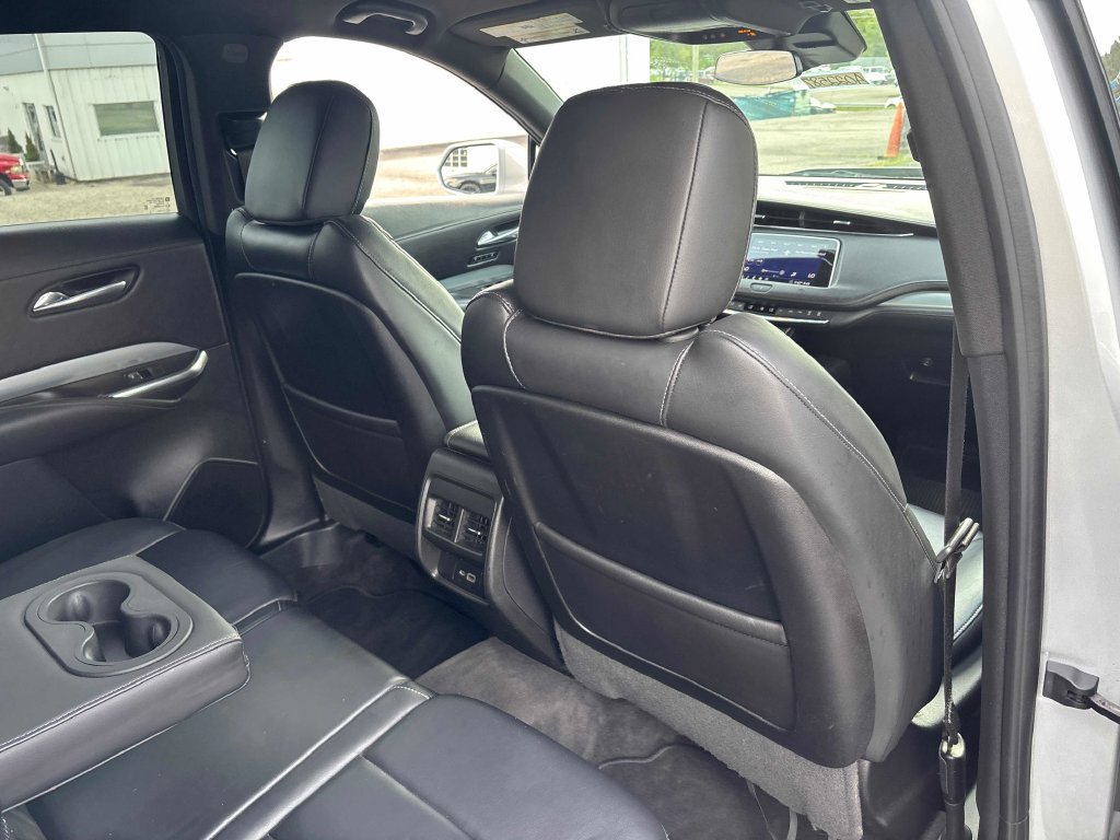 Used 2020 Cadillac XT4 Premium Luxury AWD/4WD image 26