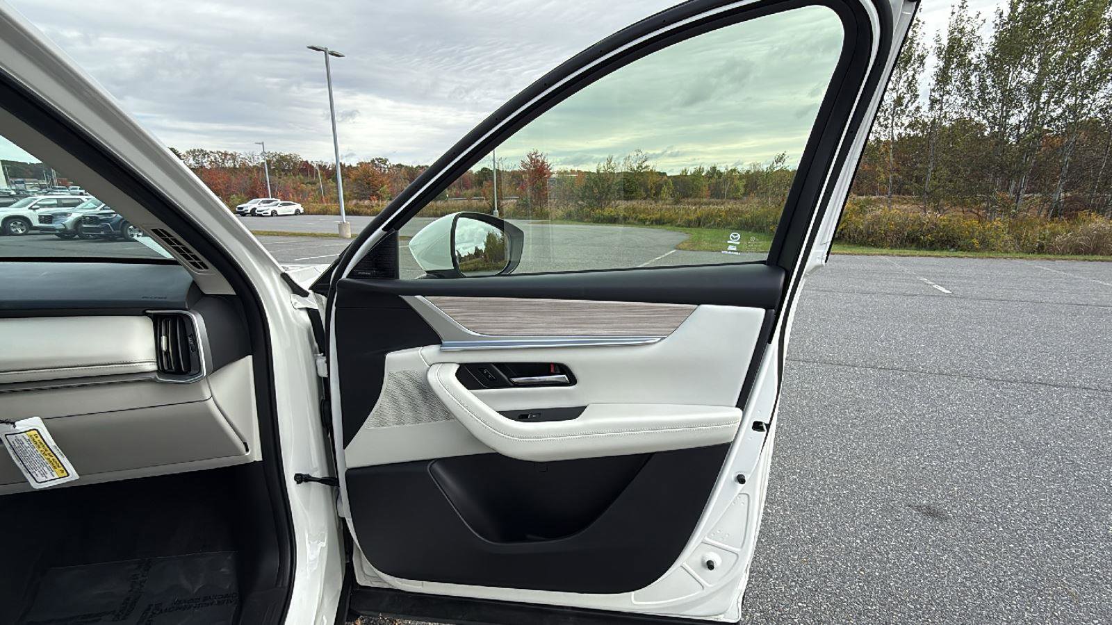 Certified 2024 MAZDA CX-90 3.3 Turbo w/ Premium Plus Pkg image 18