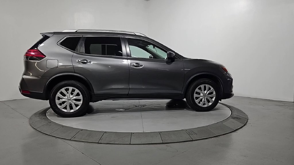 Used 2017 Nissan Rogue S w/ S Appearance Package AWD/4WD image 7