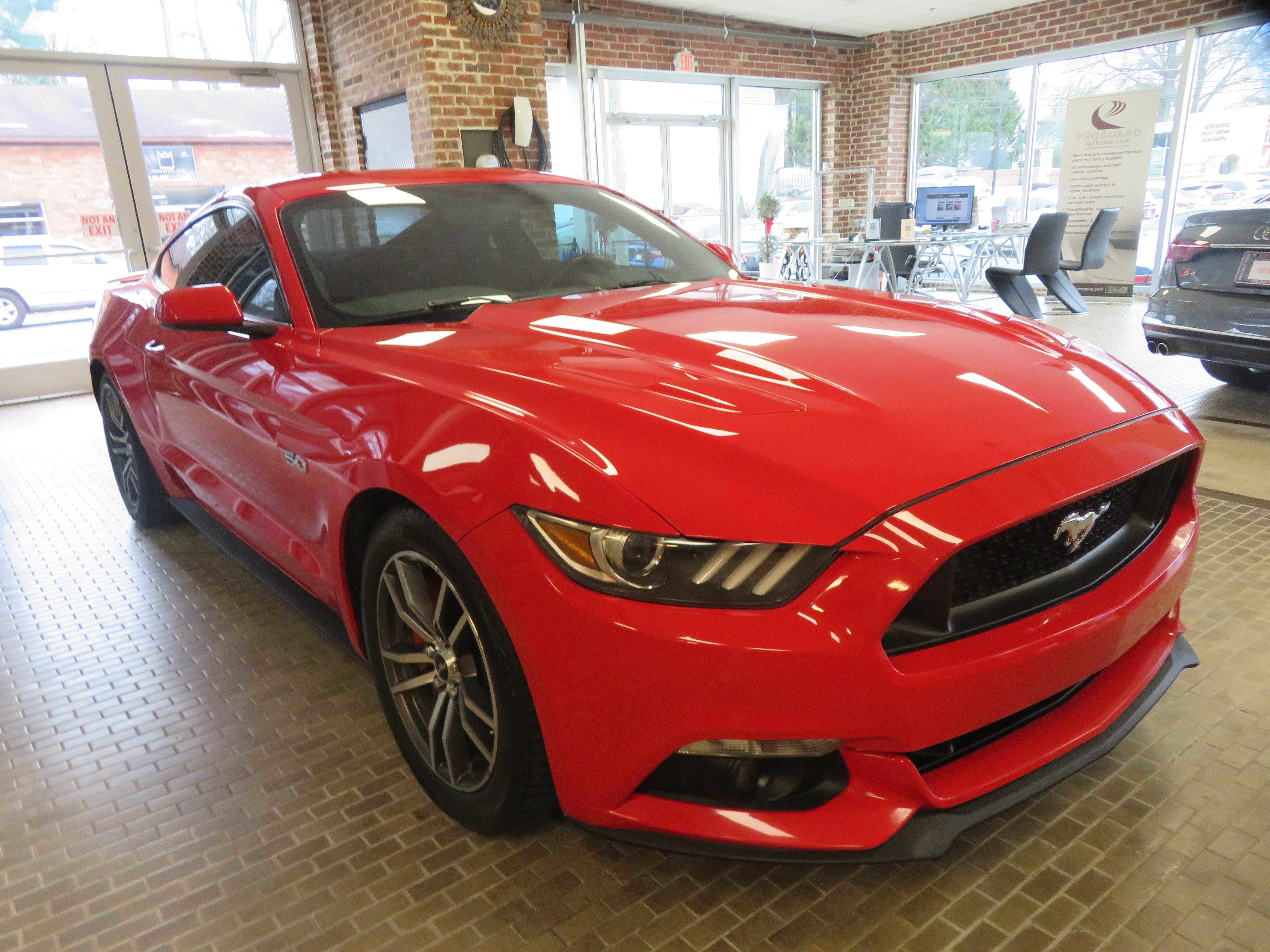 Used 2017 Ford Mustang GT image 3