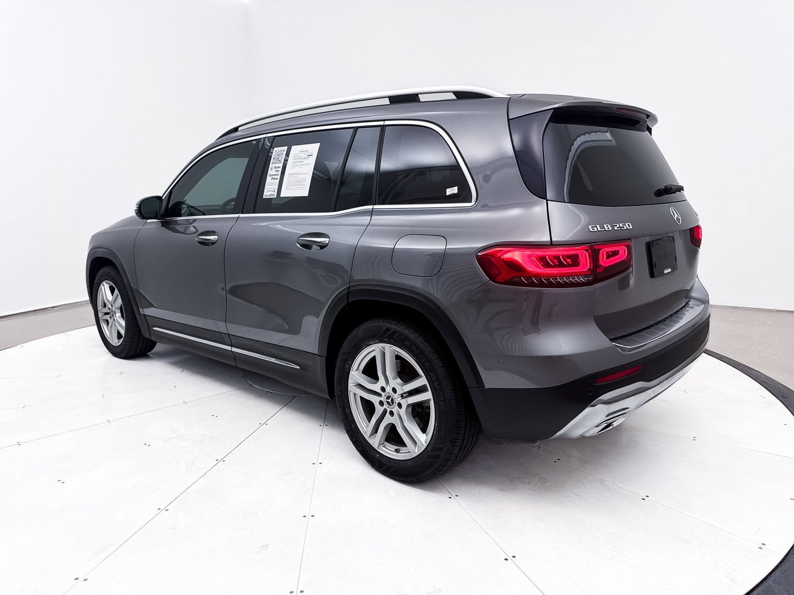 Used 2021 Mercedes-Benz GLB 250 4MATIC image 13