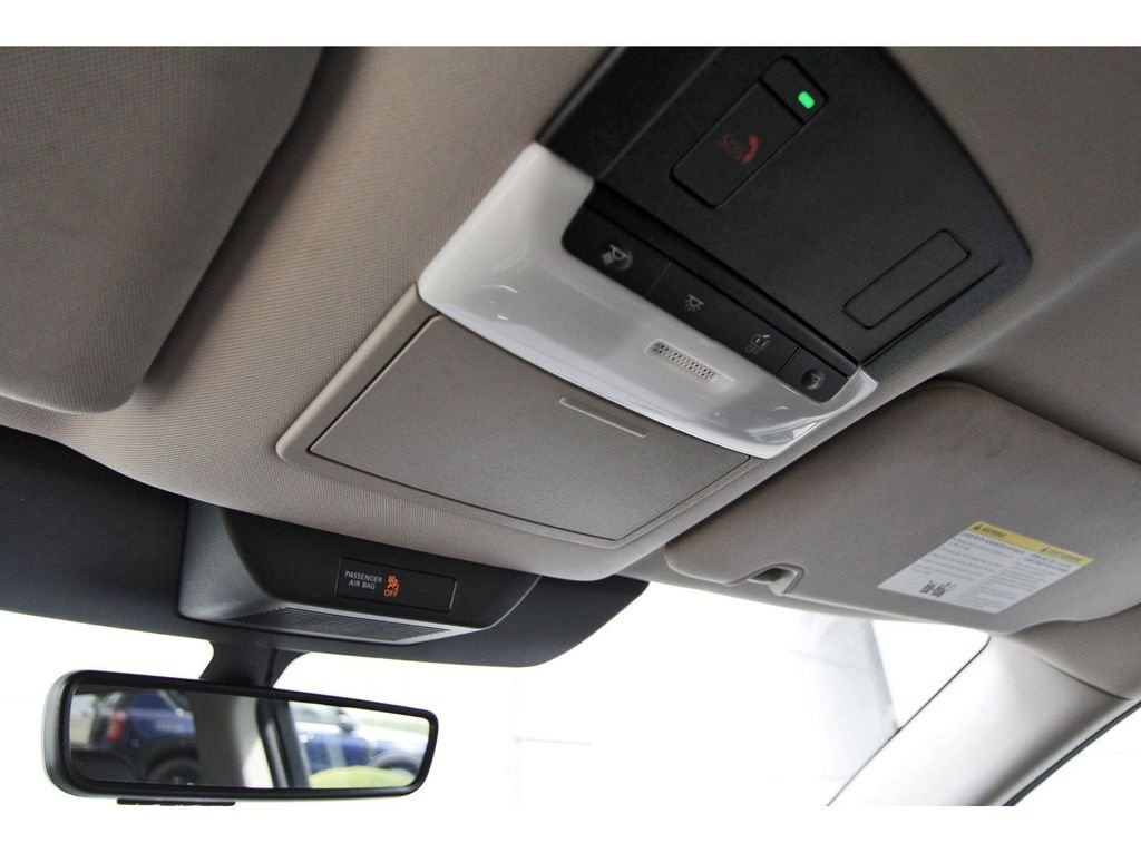 Used 2025 Nissan Pathfinder SL AWD/4WD image 21