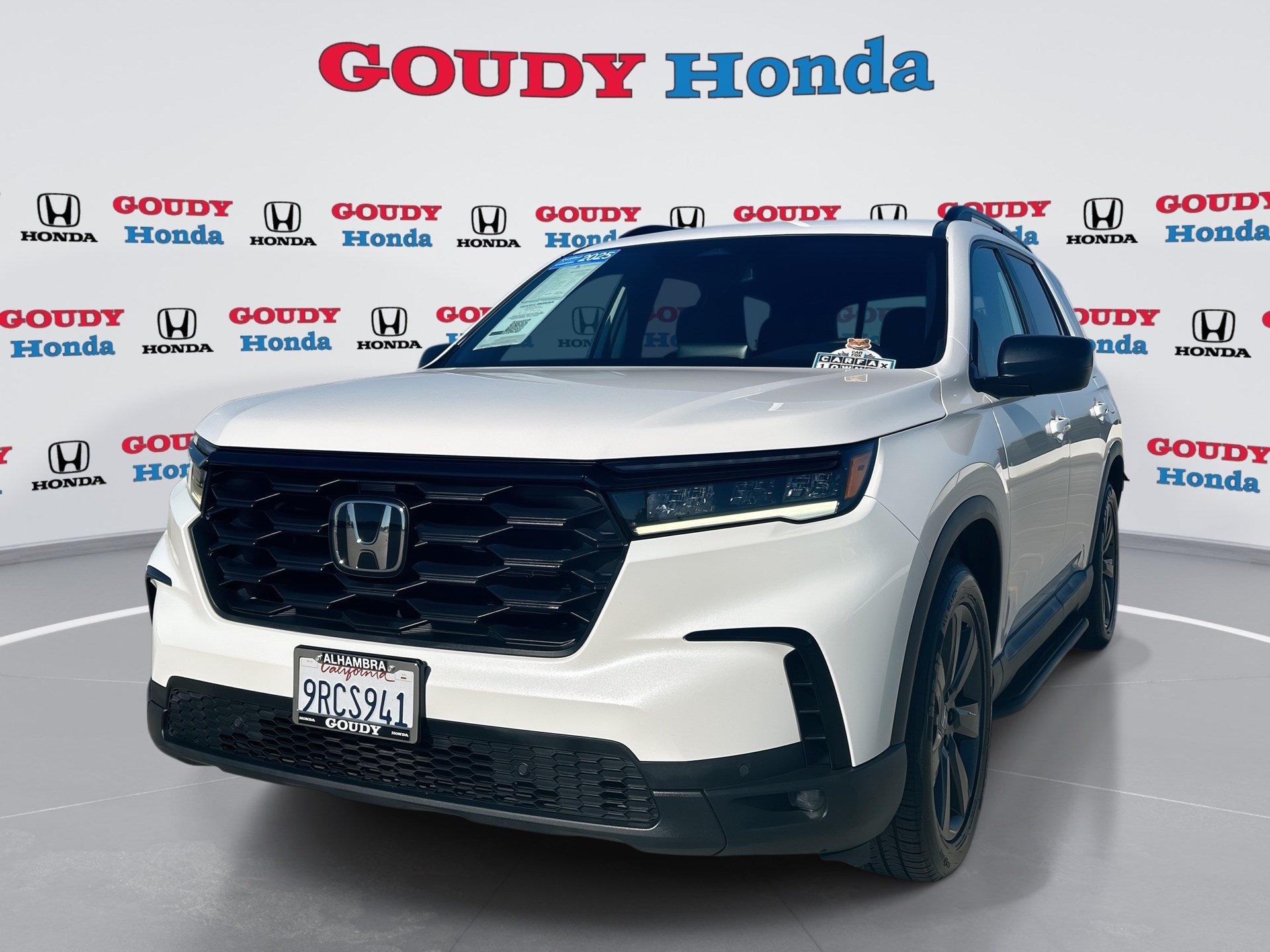 Certified 2025 Honda Pilot Sport