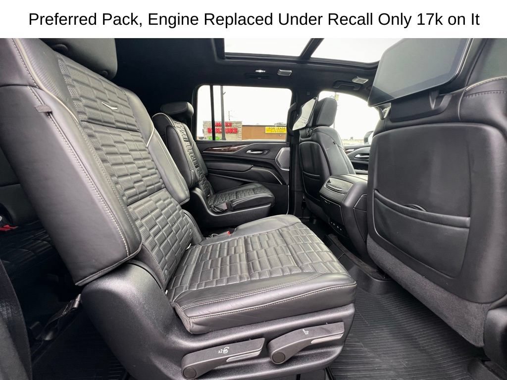 Used 2022 Cadillac Escalade ESV Sport Platinum w/ LPO, ONYX Package AWD/4WD image 32