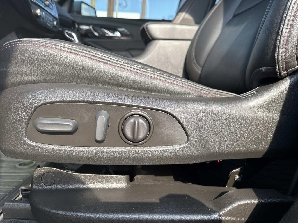 Certified 2023 Chevrolet Traverse RS image 16