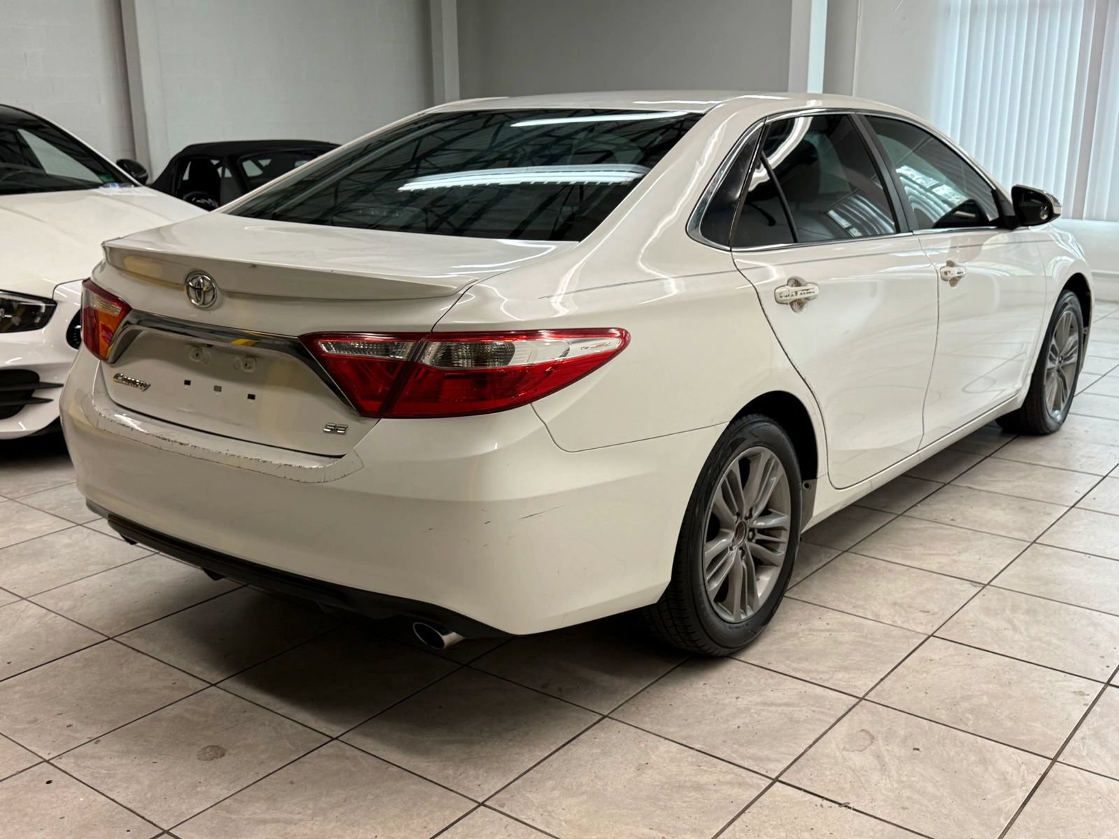 Used 2017 Toyota Camry SE FWD image 9