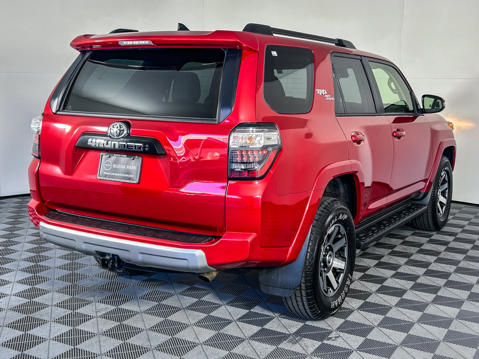 Used 2024 Toyota 4Runner TRD Off-Road Premium AWD/4WD image 8