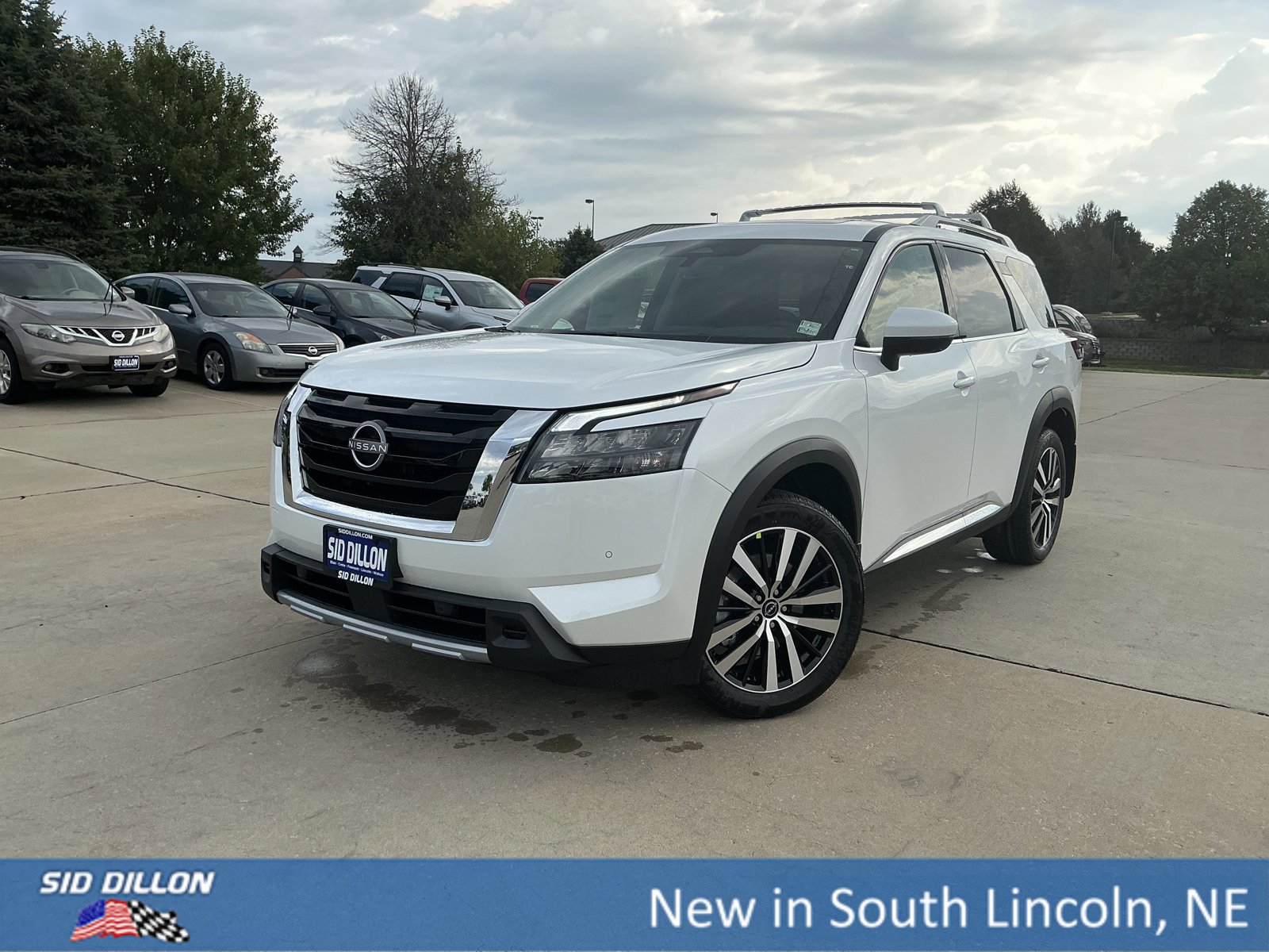 New 2025 Nissan Pathfinder Platinum w/ Cargo Package
