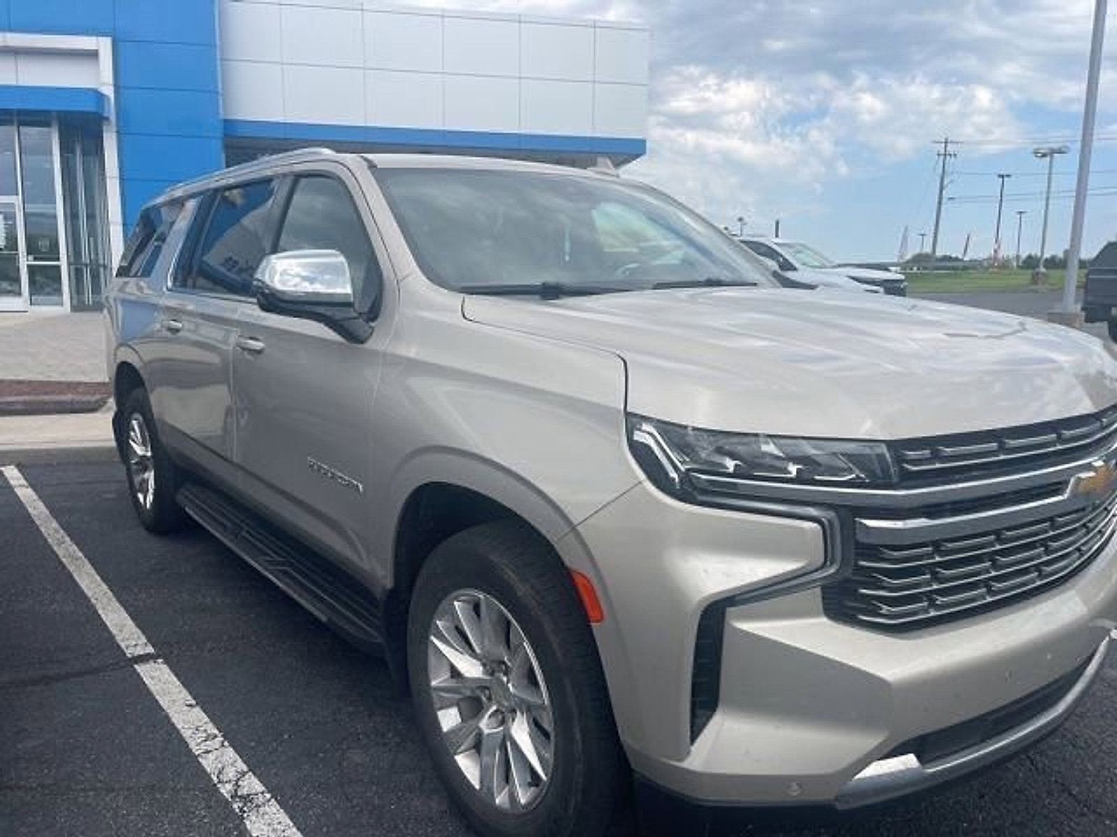 Used 2024 Chevrolet Suburban Premier AWD/4WD image 6