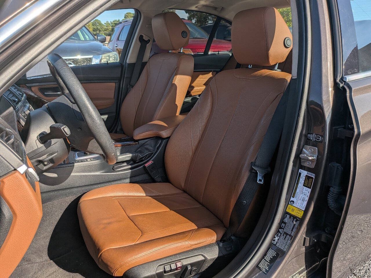 Used 2013 BMW 328i xDrive Sedan AWD/4WD image 25