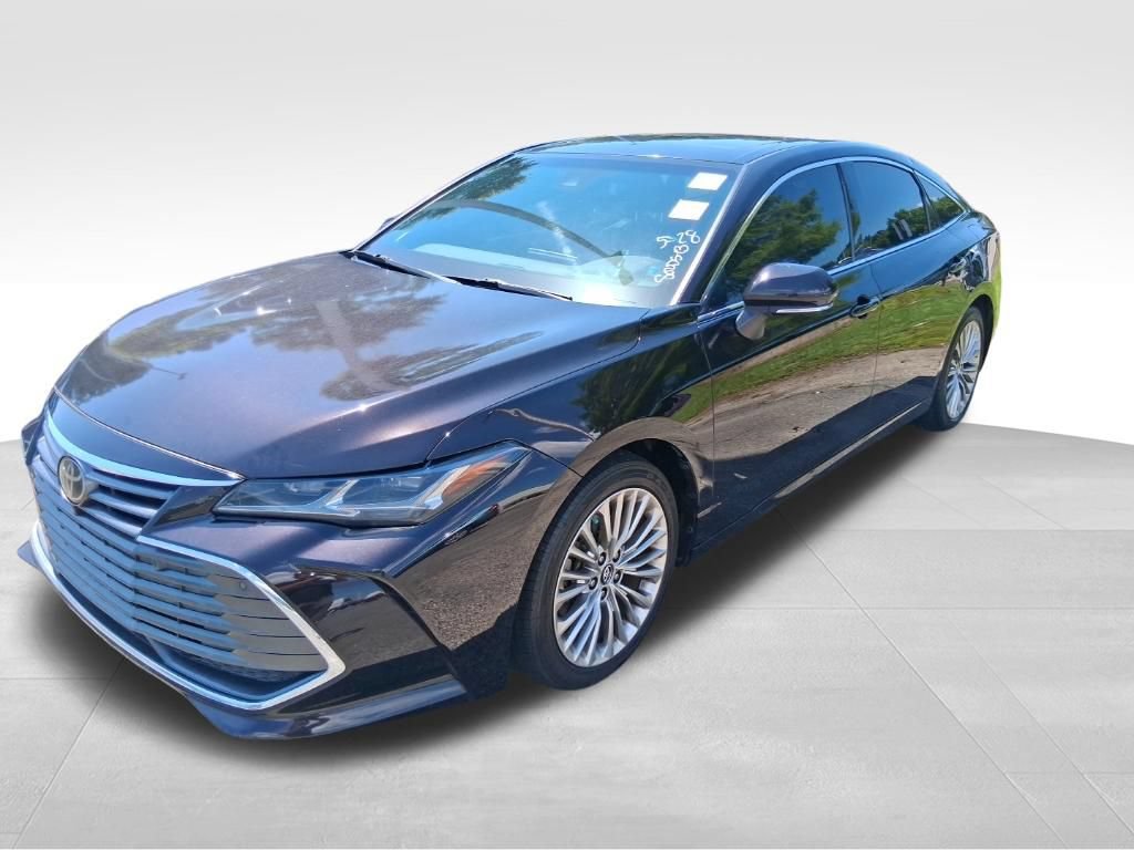 Used 2019 Toyota Avalon Limited FWD image 3
