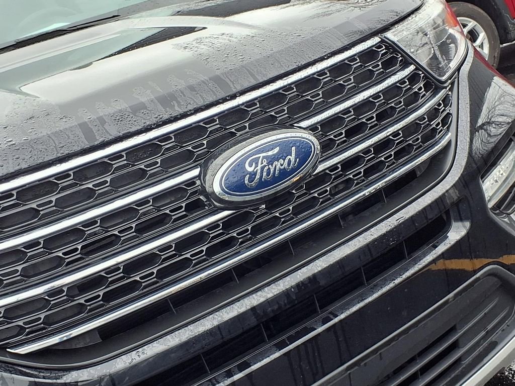 Used 2024 Ford Explorer XLT w/ Equipment Group 202A AWD/4WD image 10