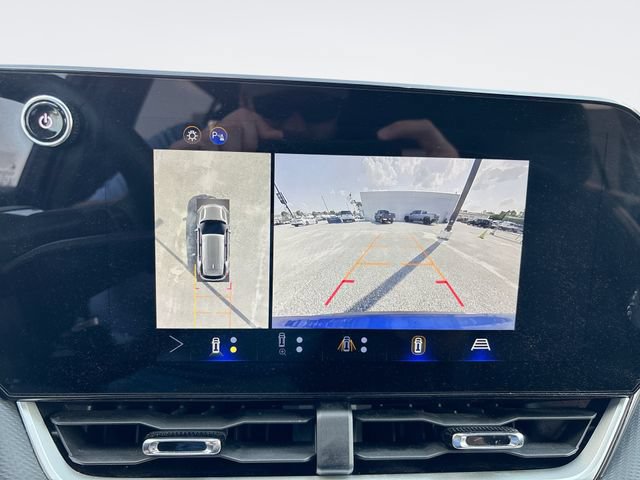 Used 2025 Chevrolet Equinox LT w/ Convenience Package II FWD image 17