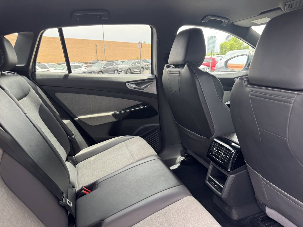 Used 2023 Volkswagen ID.4 Pro image 35