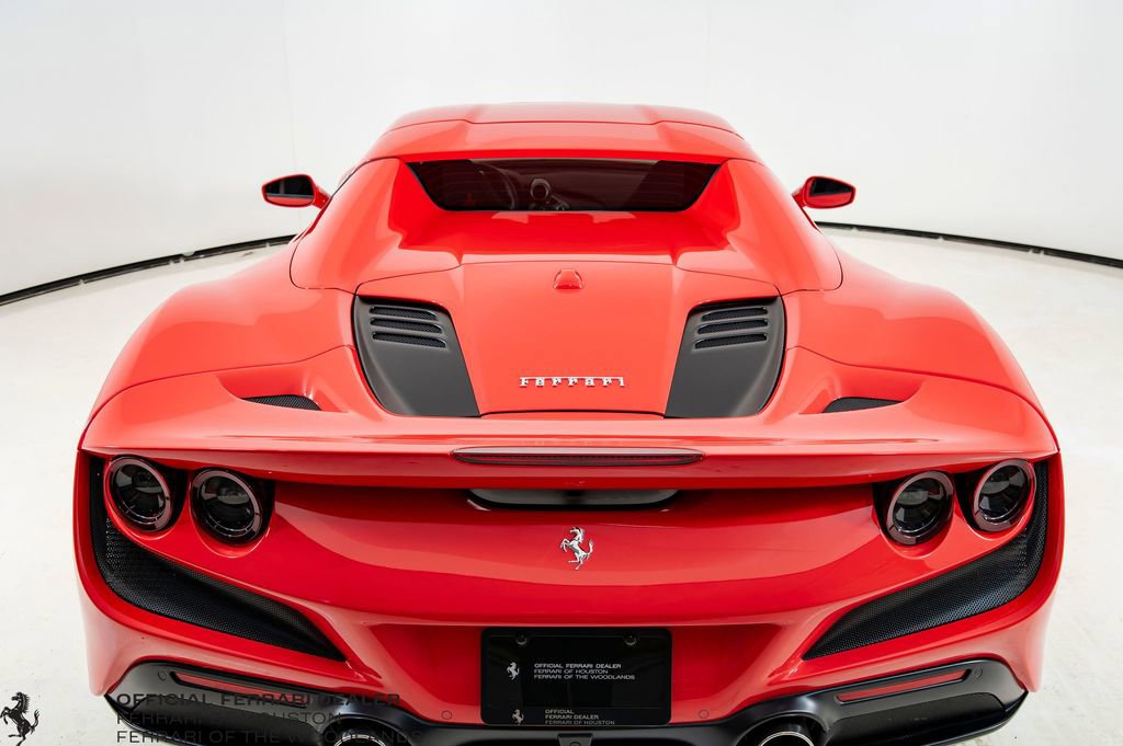 Used 2021 Ferrari F8 Tributo image 34