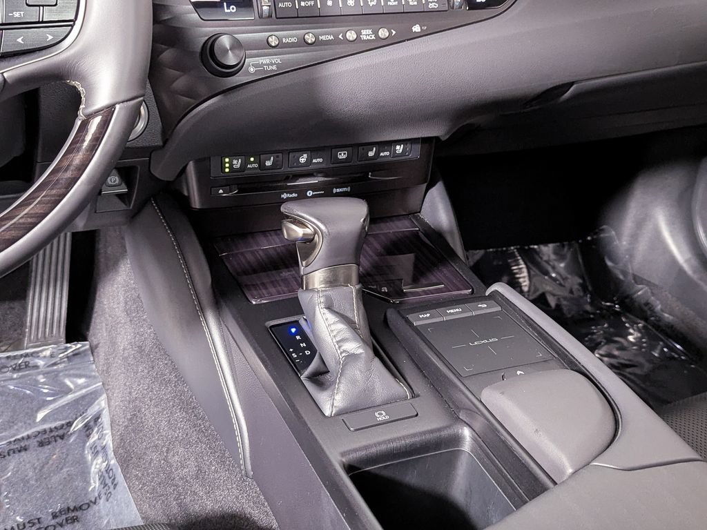 Used 2019 Lexus ES 350 Ultra Luxury w/ Accessory Package FWD image 40
