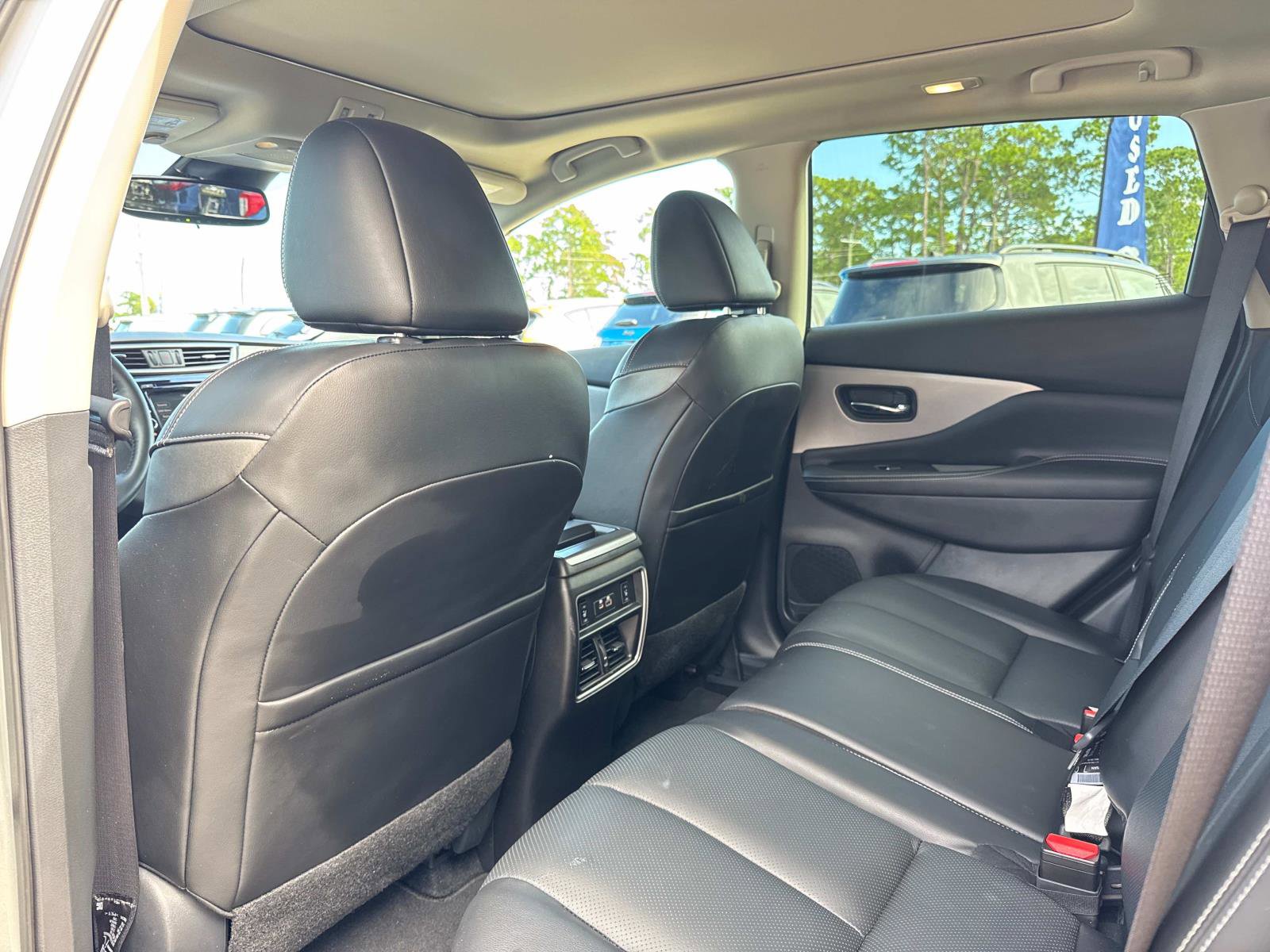 Used 2022 Nissan Murano SL w/ SL Moonroof Package image 15