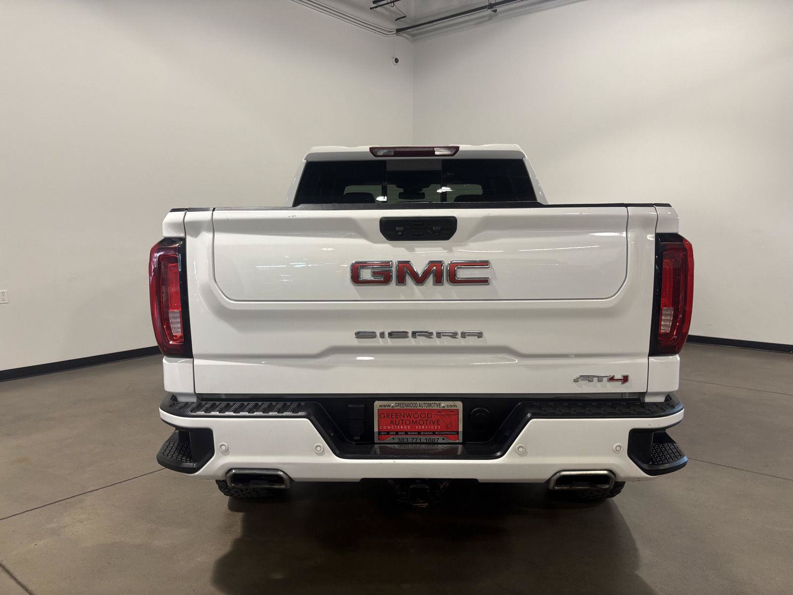 Used 2023 GMC Sierra 1500 AT4 w/ AT4 Preferred Package AWD/4WD image 4