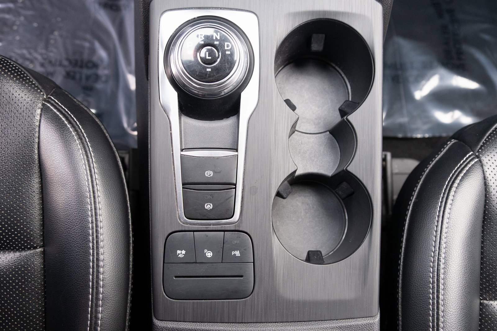 Used 2021 Ford Escape Titanium image 6