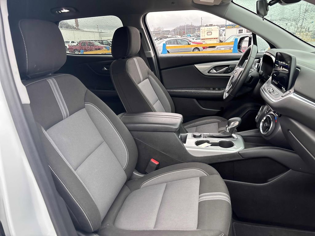 Used 2025 Chevrolet Blazer LT image 29